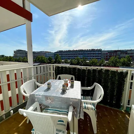 Bright With Stunning Terrace *